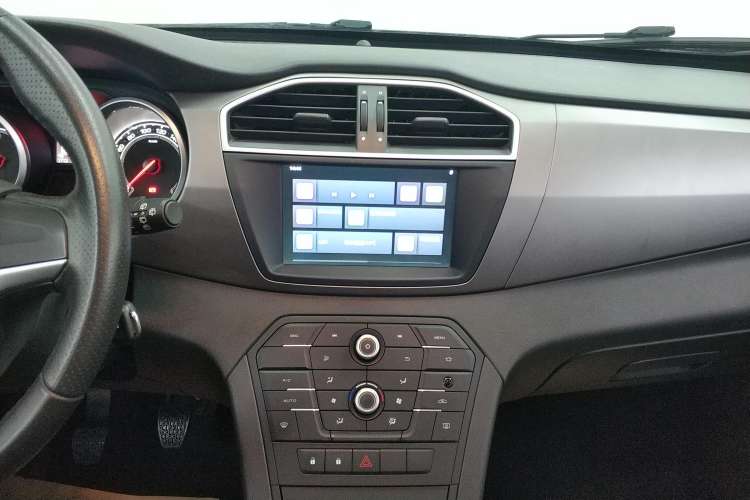 Used MG GS 2016 1.5TGI Manual Value Edition Audio And AC Panel