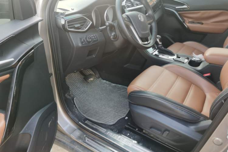 Used MG GS 2016 1.5TGI TST Luxury Edition Driver Seat