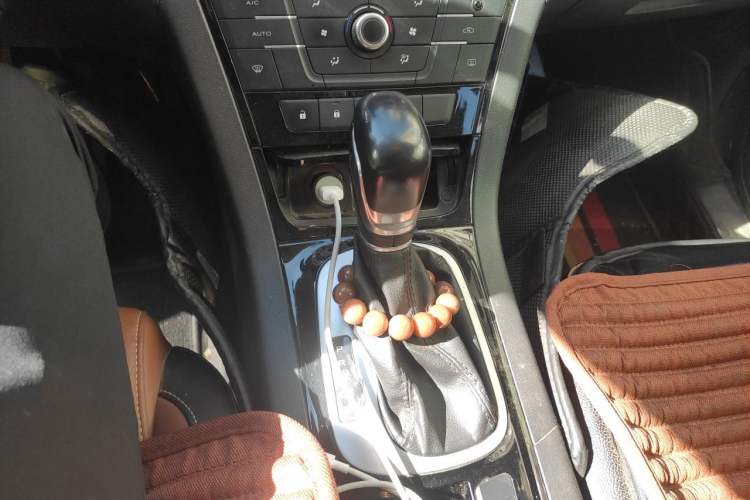 Used MG GS 2016 1.5TGI TST Luxury Edition Gear Lever