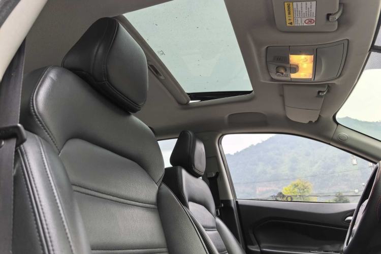 Used MG GS 2016 1.5TGI TST Luxury Edition Interior 9