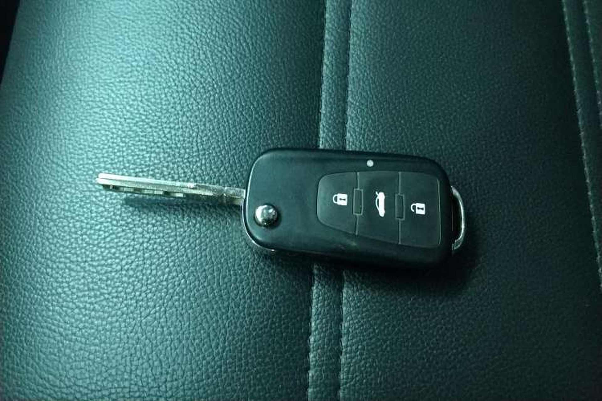 Used MG GS 2016 1.5TGI Manual Value Edition Vehicle Key