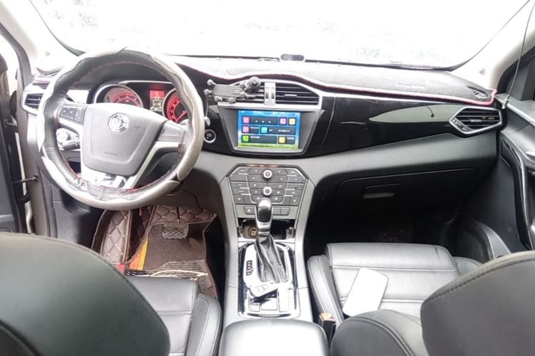 Used MG GS 2016 1.5TGI TST Luxury Edition Center Console