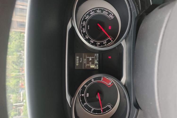 Used MG GS 2016 1.5TGI TST Luxury Edition Odometer Close Up