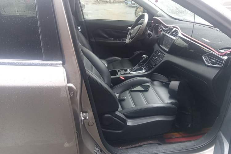Used MG GS 2016 1.5TGI TST Luxury Edition Right Front Seat