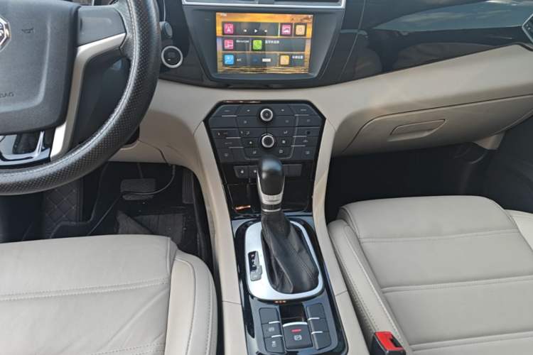 Used MG GS 2016 1.5TGI TST Luxury Edition Audio And AC Panel