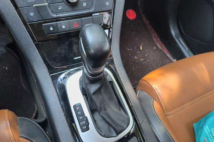 Used MG GS 2016 2.0TGI TST Luxury Edition Gear Lever