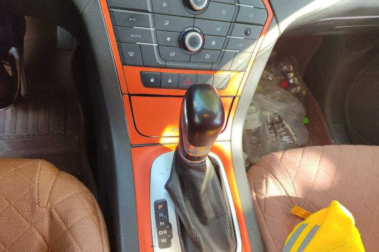 Used MG GS 2016 1.5TGI TST Luxury Edition Gear Lever