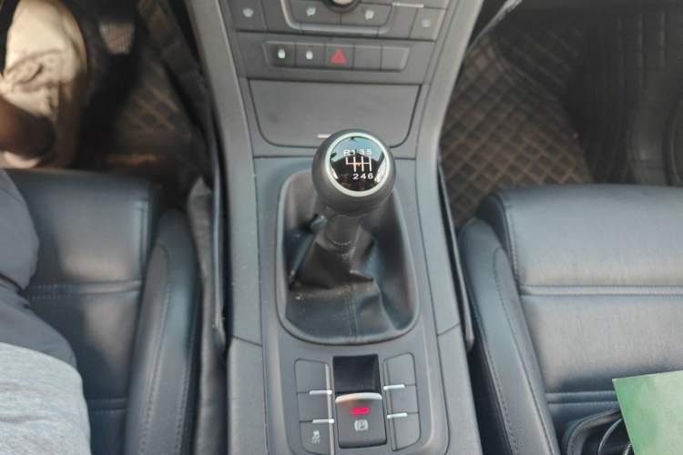 Used MG GS 2016 1.5TGI Manual Value Edition Gear Lever