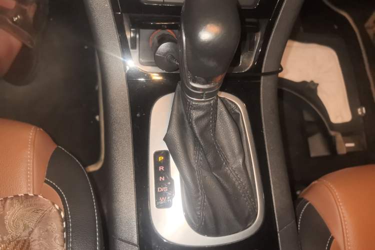 Used MG GS 2016 1.5TGI TST Luxury Edition Gear Lever