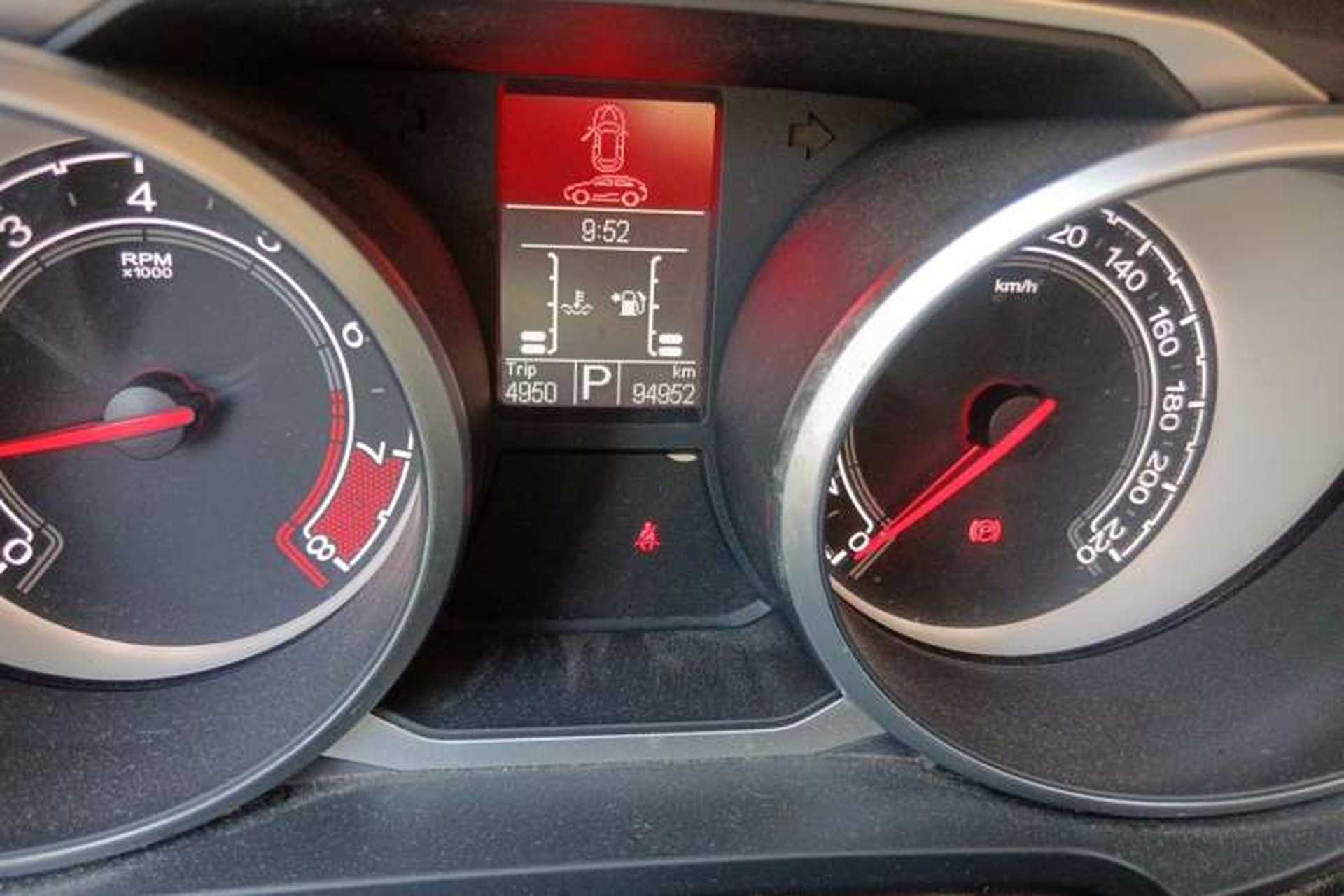Used MG GS 2016 1.5TGI TST Luxury Edition Odometer Close Up