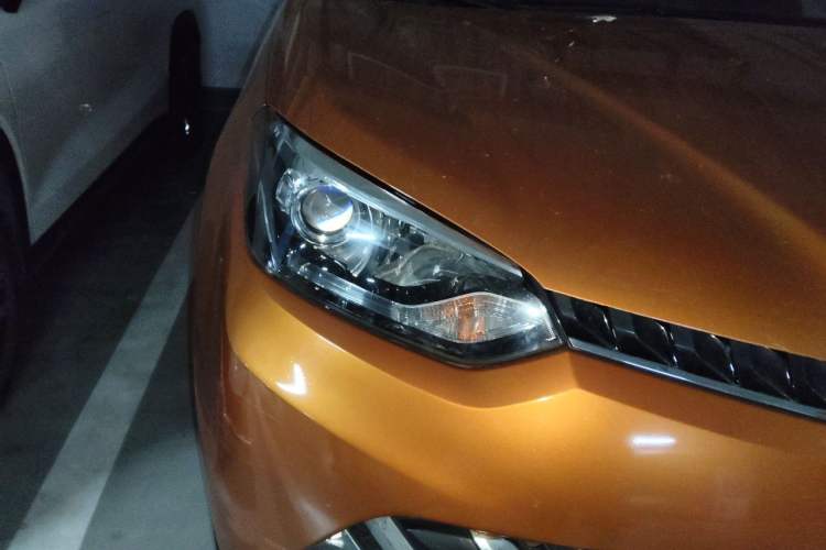 Used MG GS 2016 1.5TGI TST Elite Edition Right Front Headlight