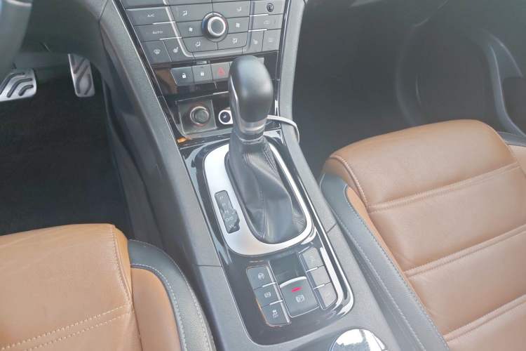 Used MG GS 2016 2.0TGI TST Four-Wheel Drive Flagship Edition Gear Lever