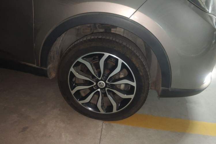 Used MG GS 2016 2.0TGI TST Luxury Edition Right Front Wheel Hub