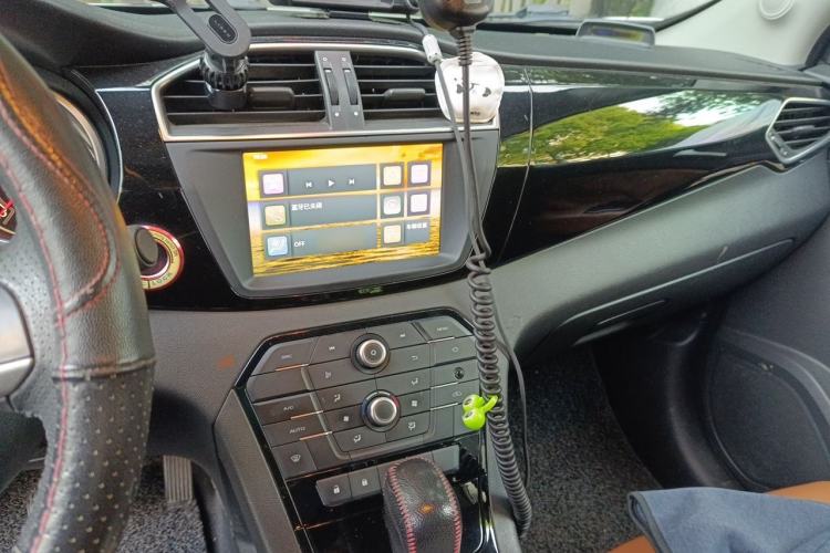 Used MG GS 2016 1.5TGI TST Luxury Edition Audio And AC Panel