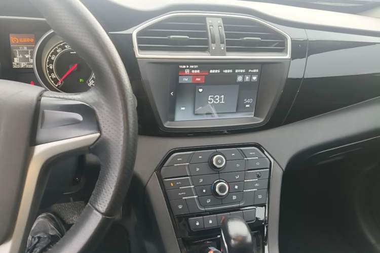 Used MG GS 2016 1.5TGI TST Luxury Edition Audio And AC Panel