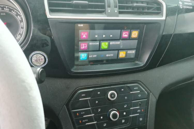 Used MG GS 2016 1.5TGI TST Luxury Edition Audio And AC Panel