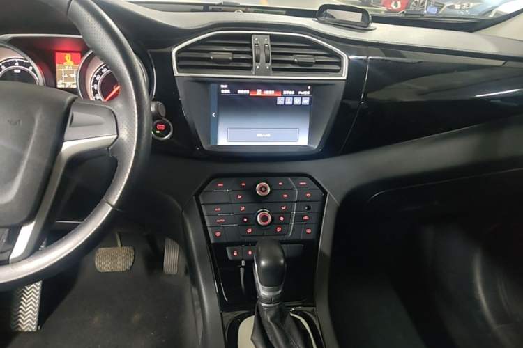 Used MG GS 2016 1.5TGI TST Luxury Edition Audio And AC Panel