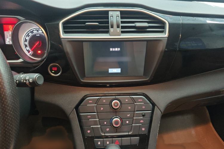 Used MG GS 2016 1.5TGI TST Luxury Edition Audio And AC Panel