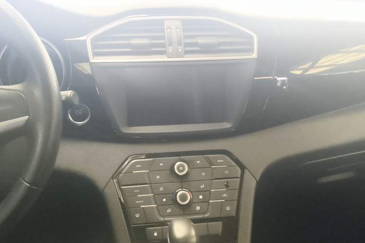 Used MG GS 2016 1.5TGI TST Luxury Edition Audio And AC Panel
