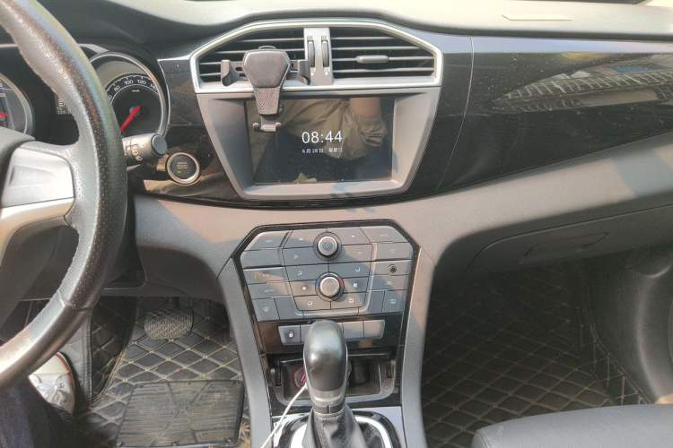 Used MG GS 2016 1.5TGI TST Luxury Edition Audio And AC Panel