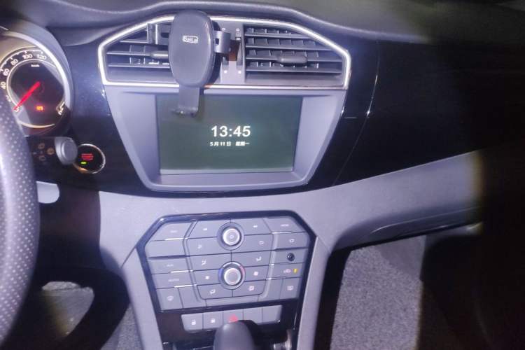 Used MG GS 2016 1.5TGI TST Luxury Edition Audio And AC Panel