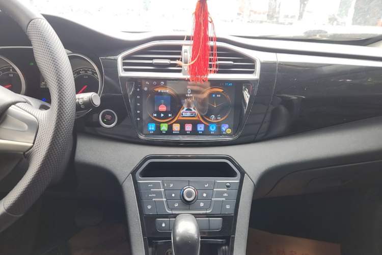 Used MG GS 2016 1.5TGI TST Luxury Edition Audio And AC Panel