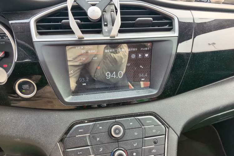 Used MG GS 2016 1.5TGI TST Luxury Edition Audio And AC Panel