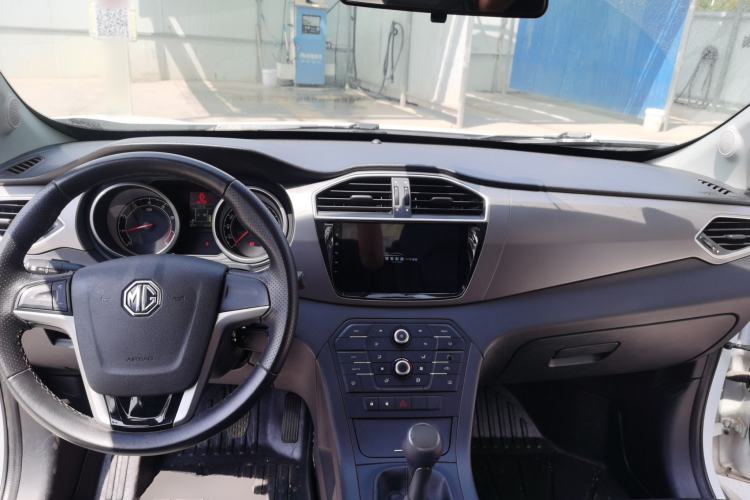 Used MG GS 2016 1.5TGI Manual Value Edition Center Console
