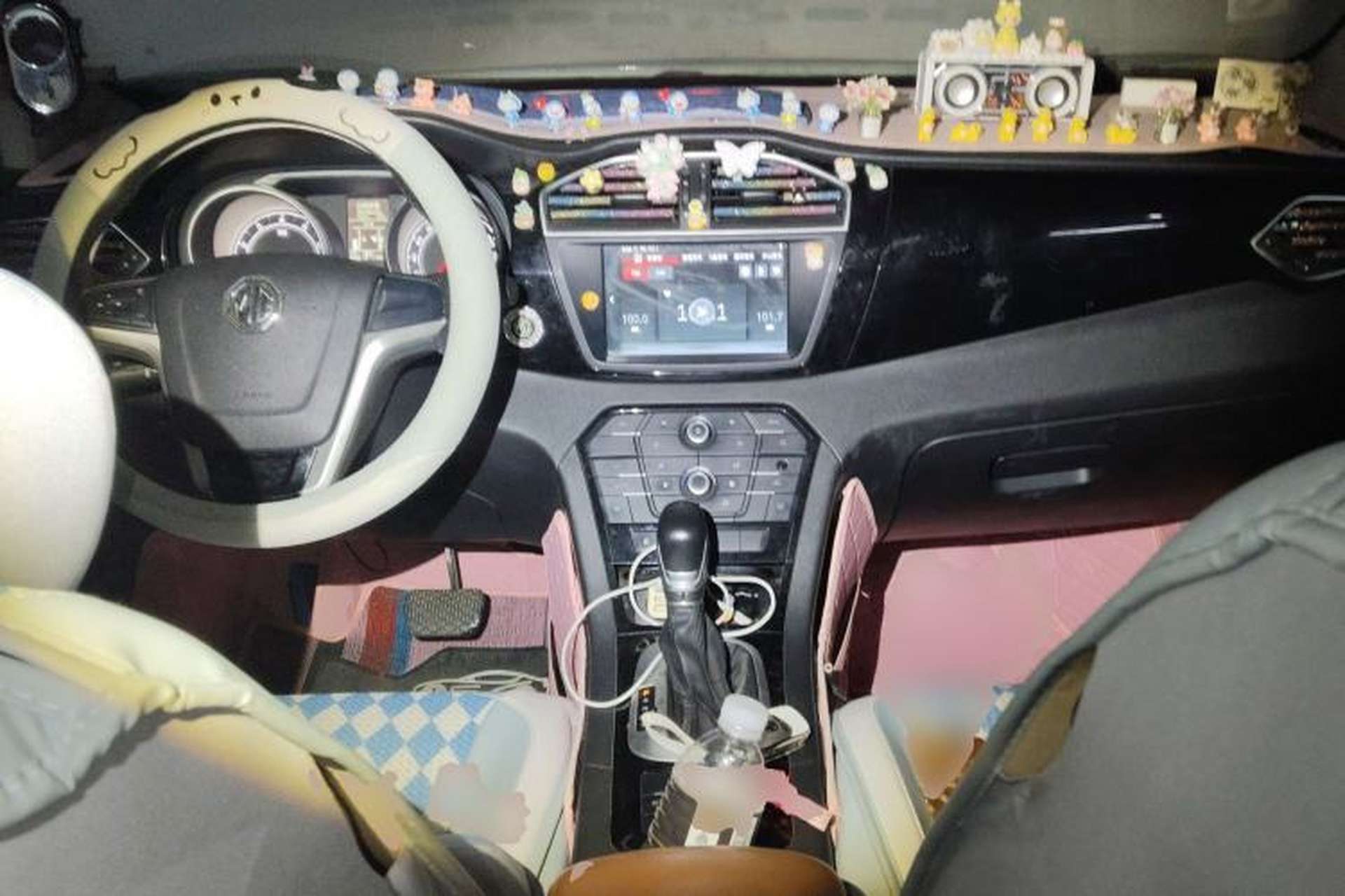 Used MG GS 2016 1.5TGI TST Luxury Edition Center Console