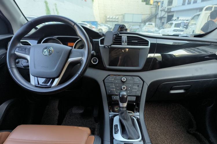 Used MG GS 2016 1.5TGI TST Luxury Edition Center Console