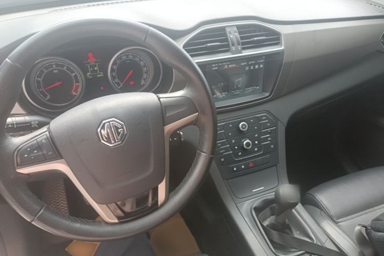 Used MG GS 2016 1.5TGI Manual Value Edition Center Console