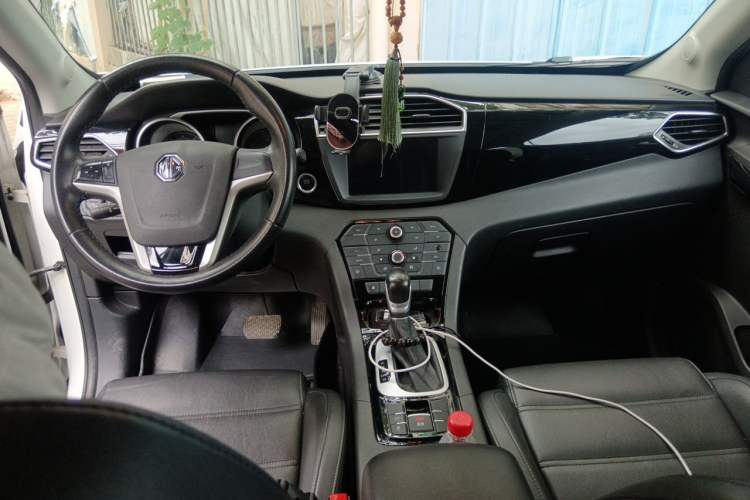 Used MG GS 2016 1.5TGI TST Luxury Edition Center Console