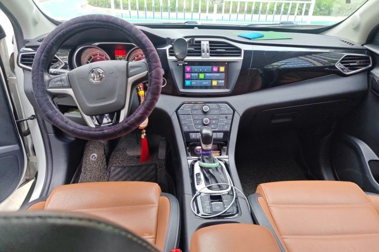 Used MG GS 2016 1.5TGI TST Luxury Edition Center Console