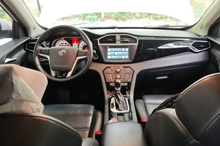 Used MG GS 2016 1.5TGI TST Luxury Edition Center Console