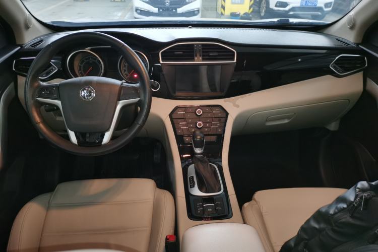 Used MG GS 2016 1.5TGI TST Luxury Edition Center Console