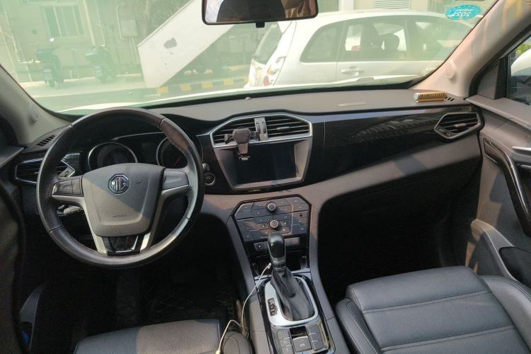 Used MG GS 2016 1.5TGI TST Luxury Edition Center Console