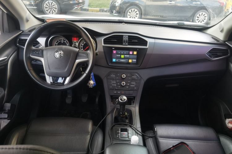Used MG GS 2016 1.5TGI Manual Value Edition Center Console