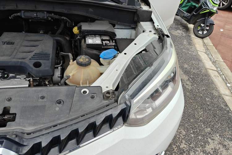 Used MG GS 2016 1.5TGI TST Elite Edition Engine Bay Left