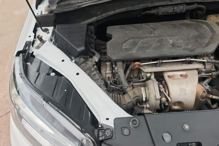 Used MG GS 2016 2.0TGI TST Luxury Edition Engine Bay Right