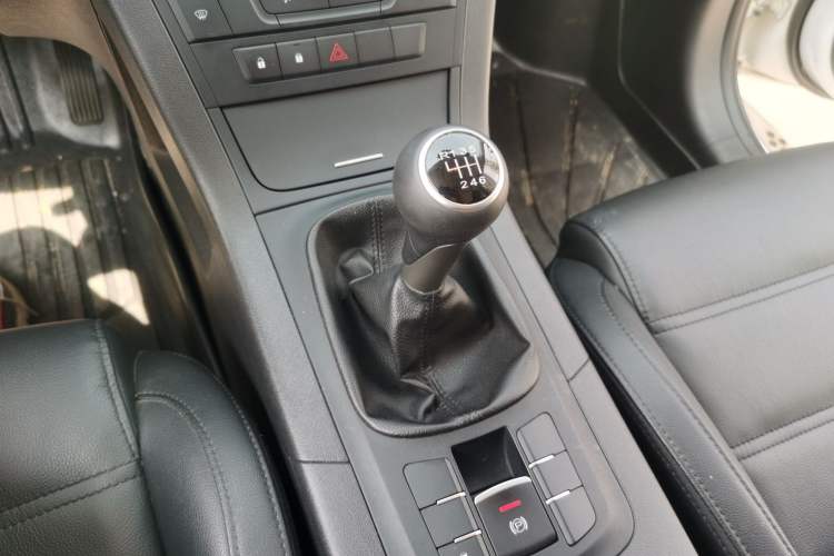Used MG GS 2016 1.5TGI Manual Value Edition Gear Lever