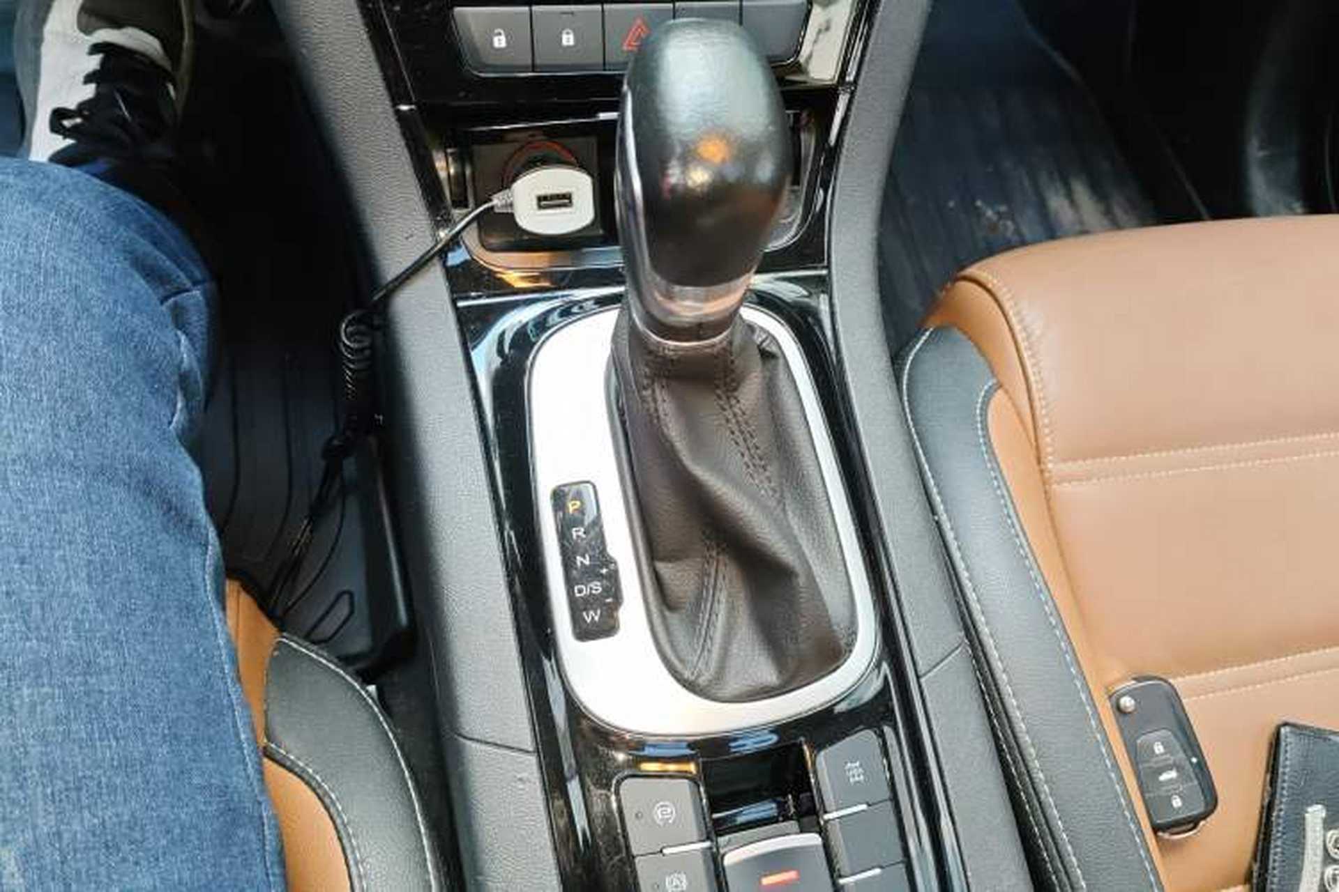 Used MG GS 2016 2.0TGI TST Four-Wheel Drive Flagship Edition Gear Lever