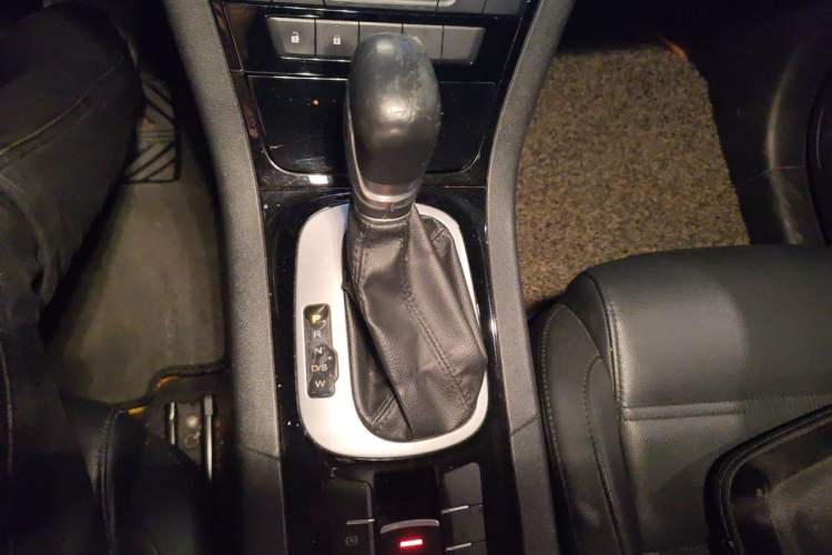 Used MG GS 2016 1.5TGI TST Luxury Edition Gear Lever