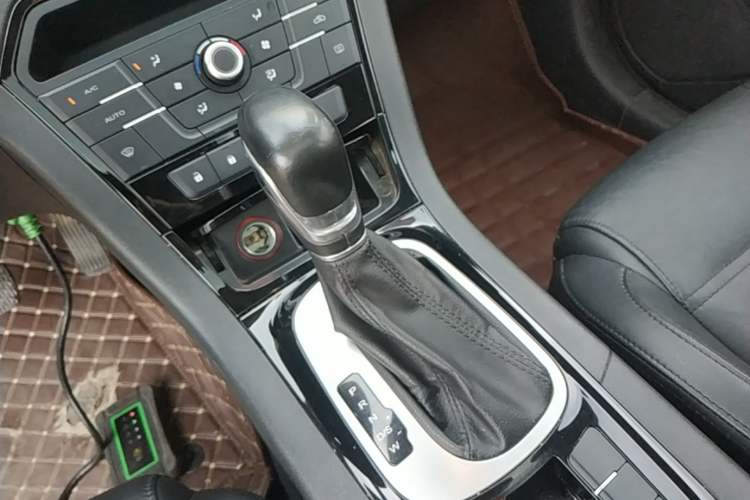 Used MG GS 2016 1.5TGI TST Luxury Edition Gear Lever