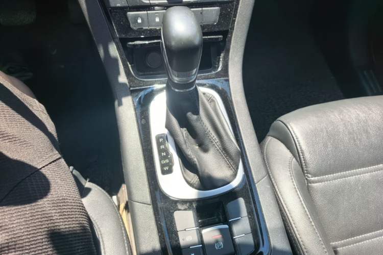 Used MG GS 2016 1.5TGI TST Luxury Edition Gear Lever