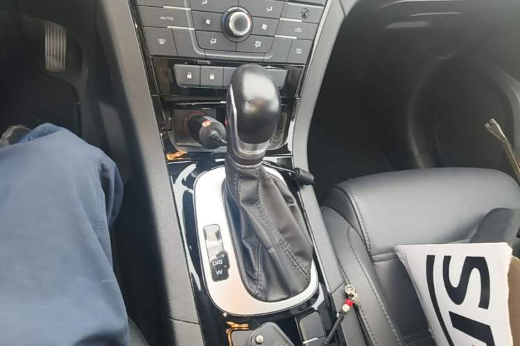 Used MG GS 2016 1.5TGI TST Luxury Edition Gear Lever