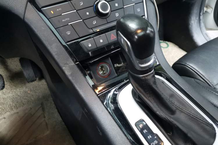 Used MG GS 2016 1.5TGI TST Luxury Edition Gear Lever