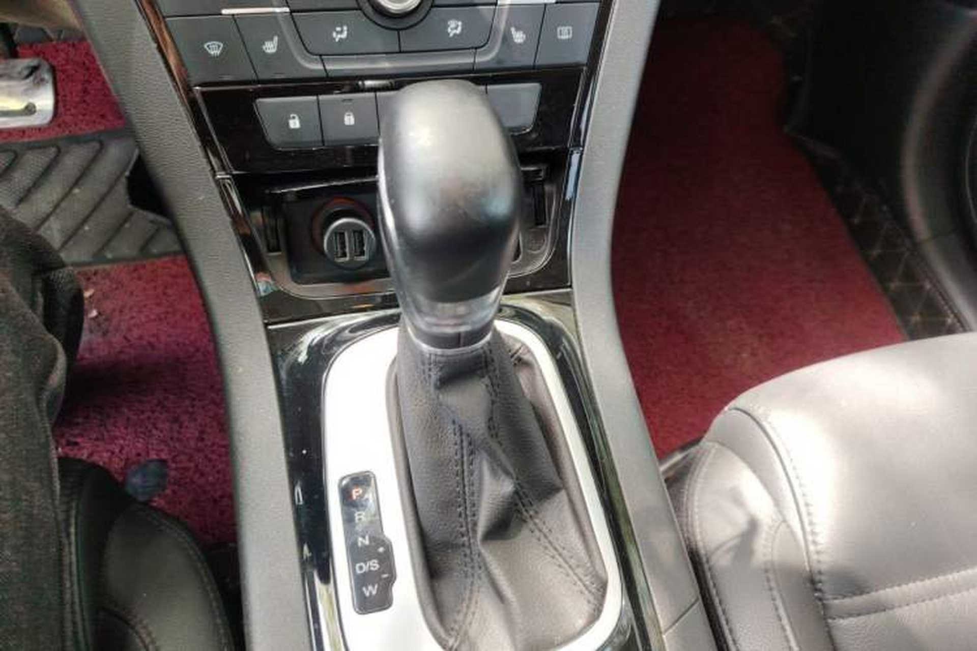 Used MG GS 2016 2.0TGI TST Four-Wheel Drive Flagship Edition Gear Lever