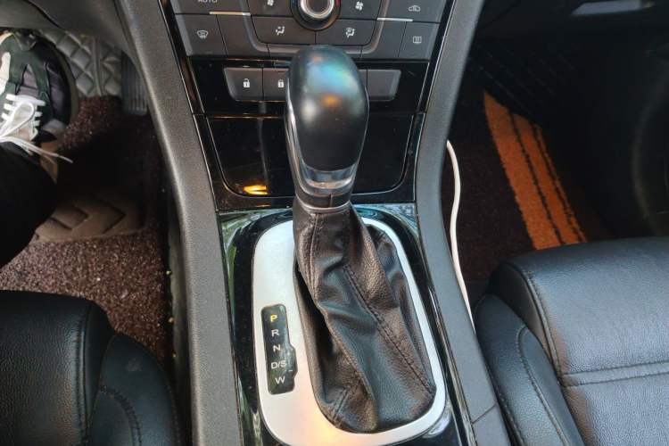 Used MG GS 2016 1.5TGI TST Luxury Edition Gear Lever