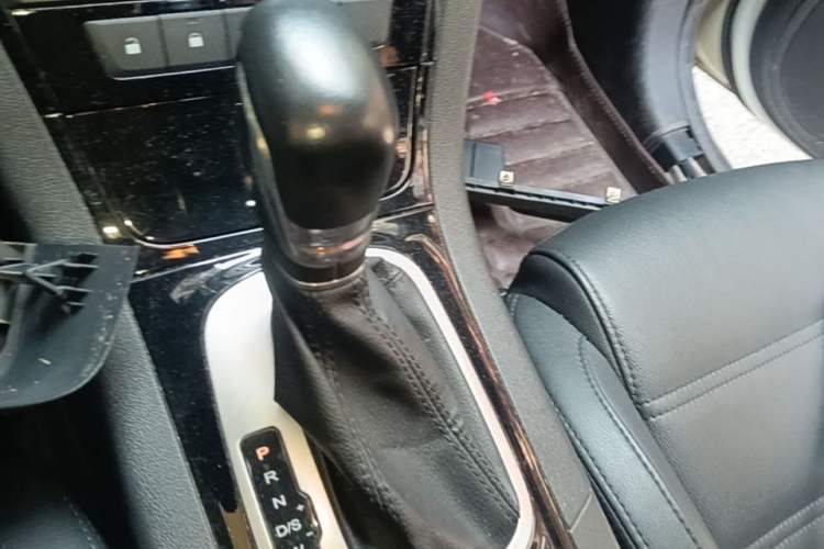 Used MG GS 2016 1.5TGI TST Luxury Edition Gear Lever