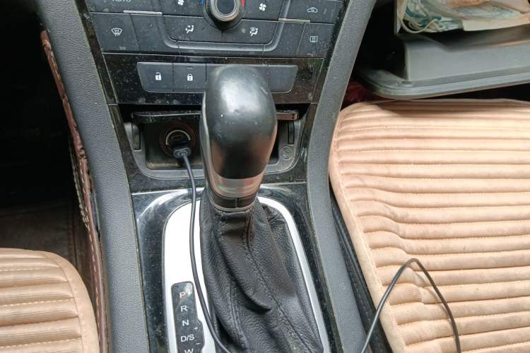 Used MG GS 2016 1.5TGI TST Luxury Edition Gear Lever